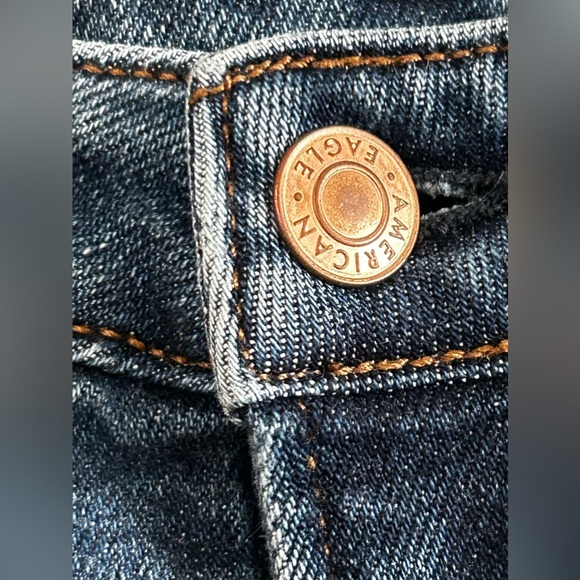 American Eagle Mom Jeans Size 4 regular Denim Destroyed Distressed medium blue - Picture 16 of 16